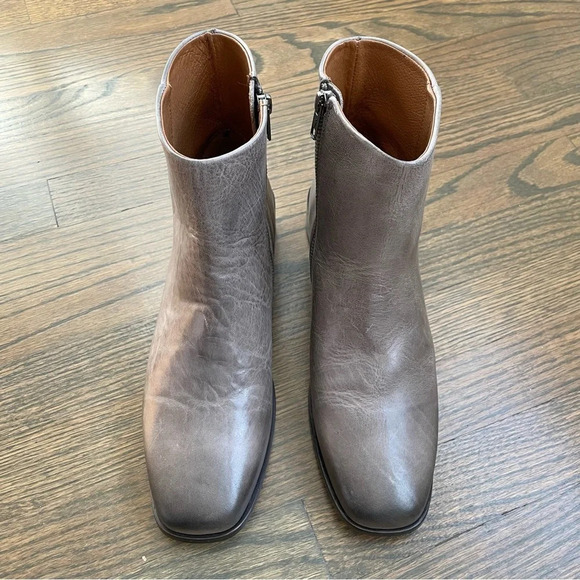 NEW FRYE River Inside Zip Bootie in Graphite - Picture 7 of 15